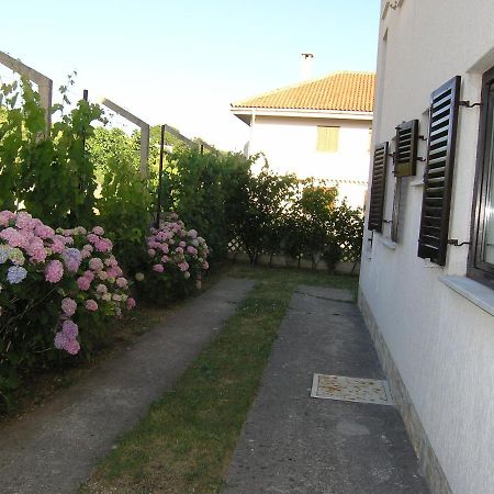 Apartments Mari With Terrace Baška Eksteriør bilde