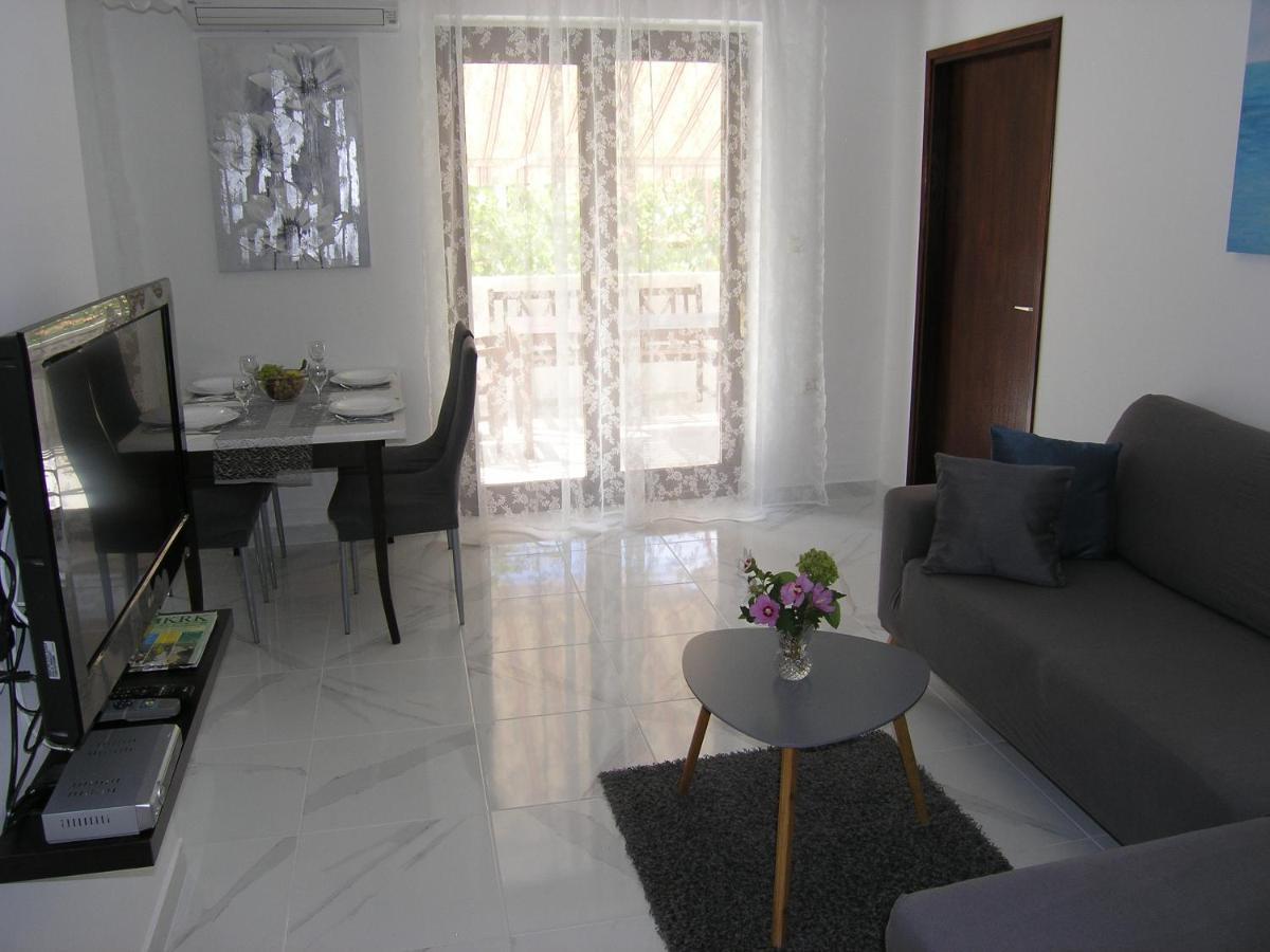 Apartments Mari With Terrace Baška Eksteriør bilde