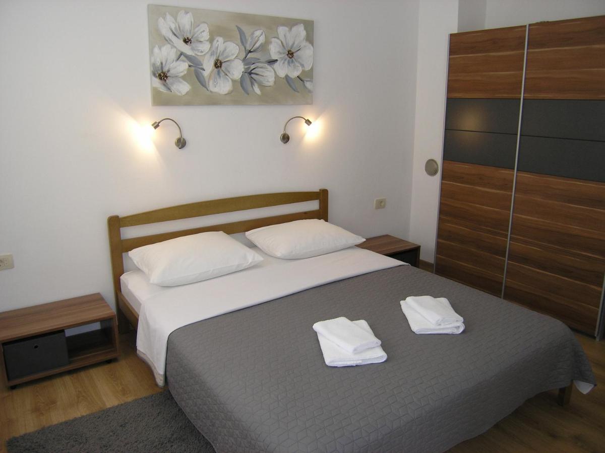 Apartments Mari With Terrace Baška Eksteriør bilde