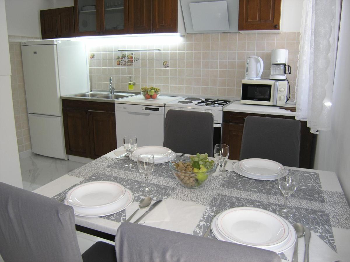 Apartments Mari With Terrace Baška Eksteriør bilde